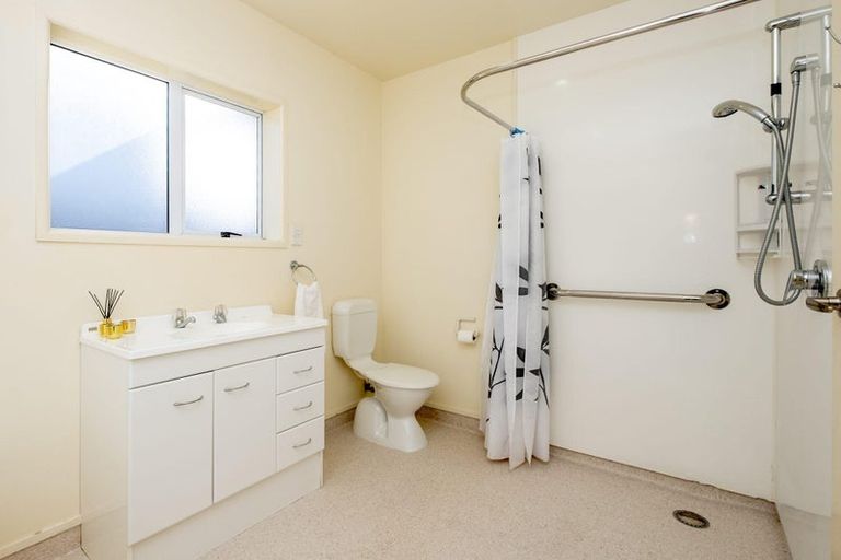 Photo of property in 79 Glover Road, Hawera, 4610