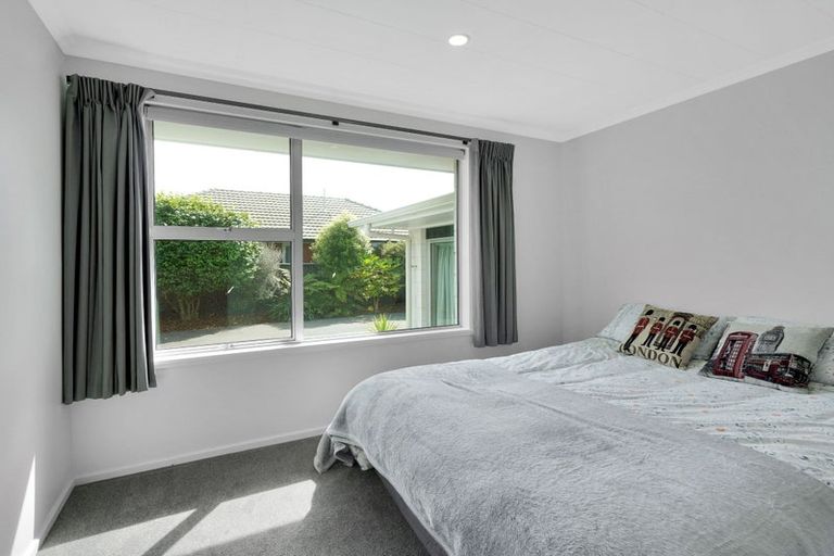 Photo of property in 6 Freebairn Street, Redwood, Christchurch, 8051