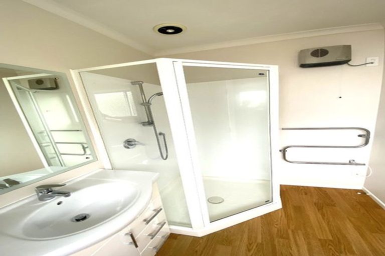 Photo of property in 2/1 Proctor Lane, Tawa, Wellington, 5028