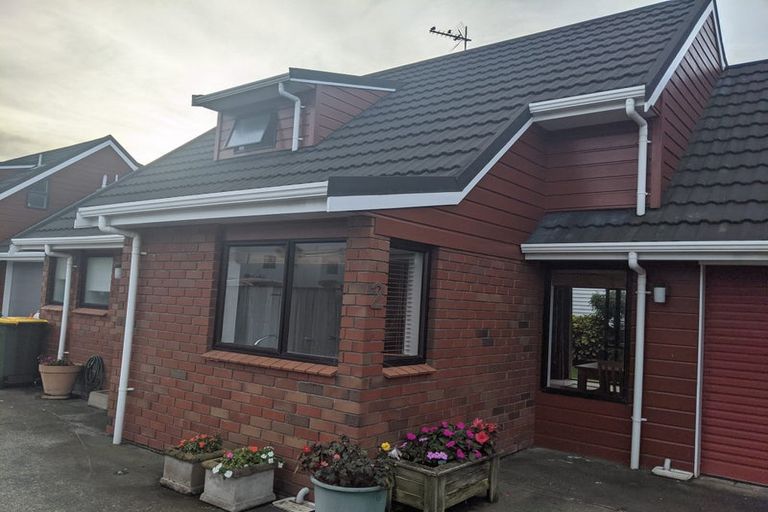 Photo of property in 2/9 Mana Esplanade, Paremata, Porirua, 5026