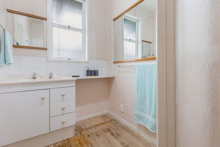 Photo of property in 12 Donovan Street, Te Puke, 3119