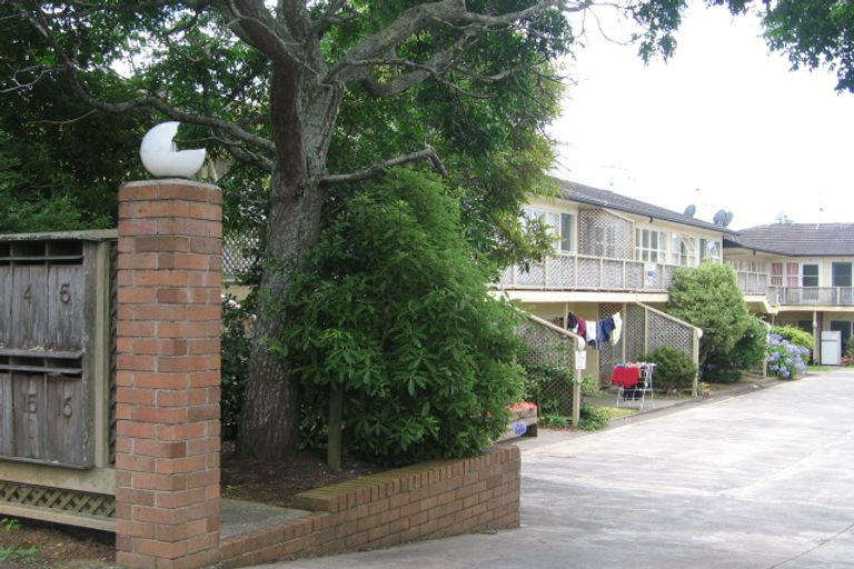 Photo of property in 12/11 Tawera Road, Greenlane, Auckland, 1051