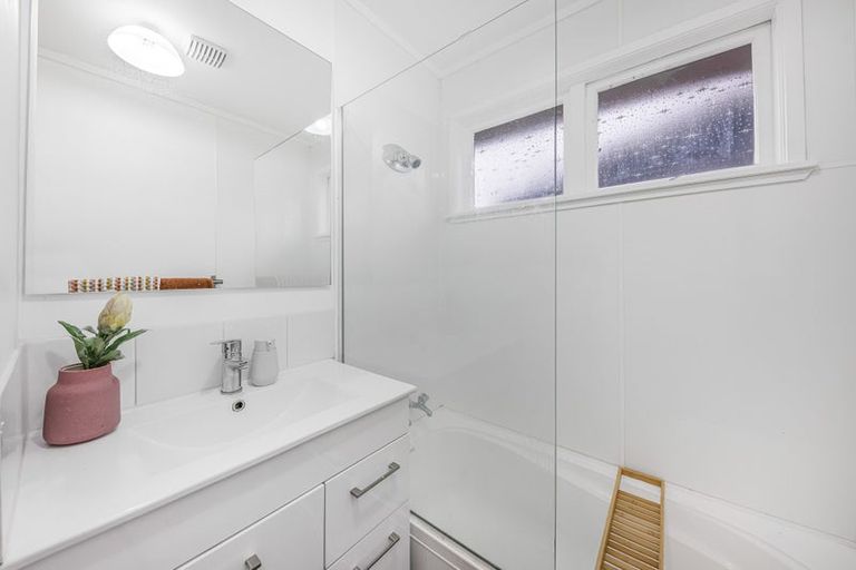 Photo of property in 2/21 Gardner Avenue, New Lynn, Auckland, 0600