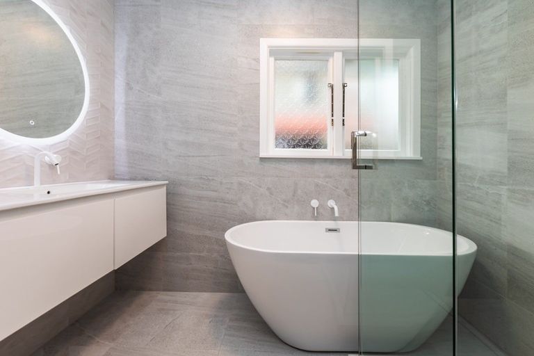 Photo of property in 94 Avondale Road, Avondale, Christchurch, 8061