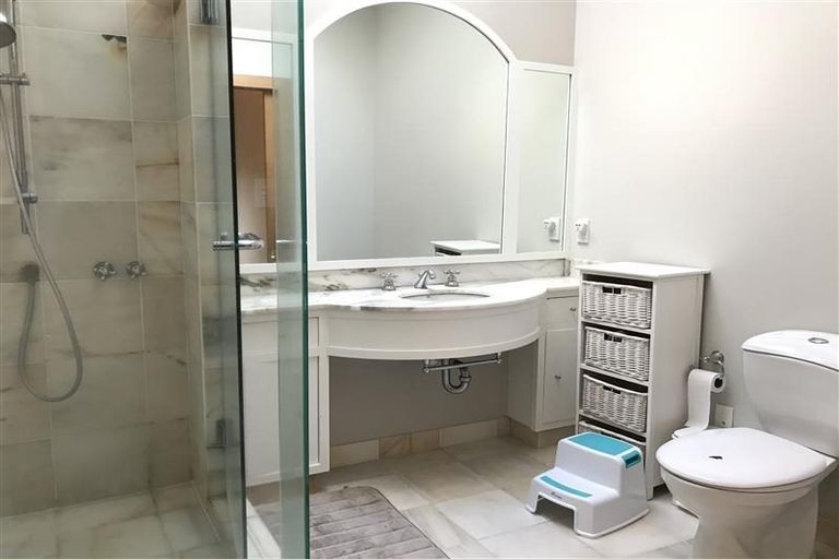 Photo of property in 5 Cameron Street, Takapuna, Auckland, 0622