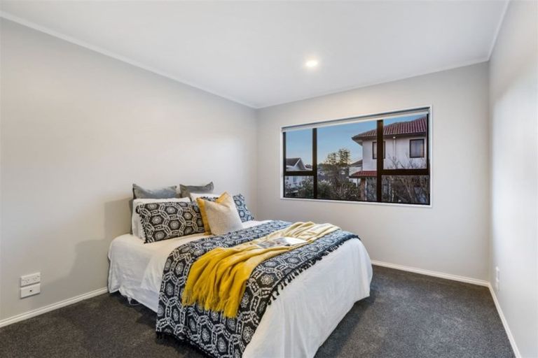 Photo of property in 15 Sandalwood Place, Somerville, Auckland, 2014
