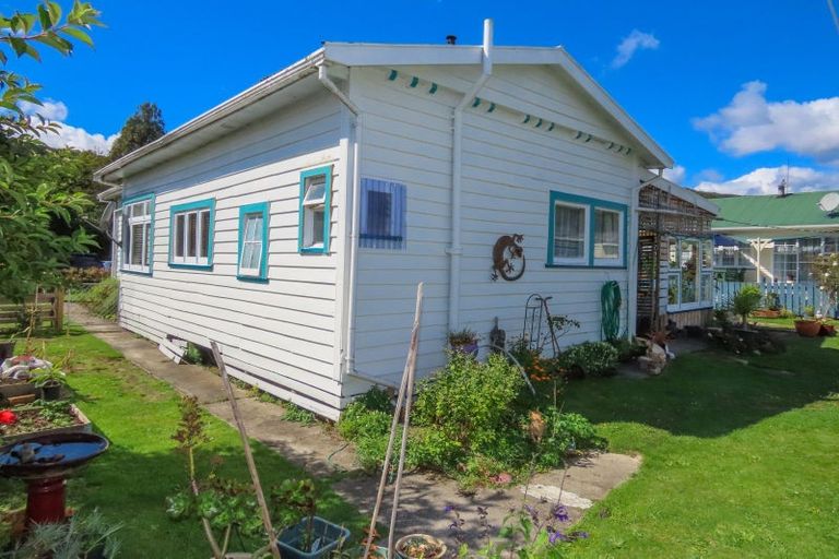 Photo of property in 30 Main Street, Reefton, 7830