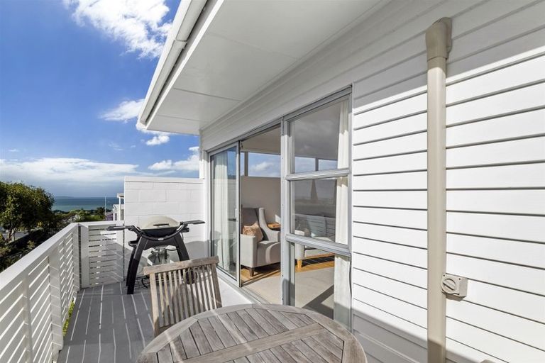 Photo of property in 1/33 Castor Bay Road, Castor Bay, Auckland, 0620