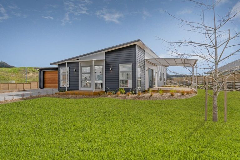 Photo of property in 35 Longreach Drive, Cooks Beach, Whitianga, 3591