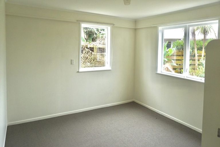 Photo of property in 97 Clovelly Road, Bucklands Beach, Auckland, 2012