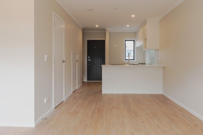 Photo of property in 2/125b Metcalfe Road, Ranui, Auckland, 0612