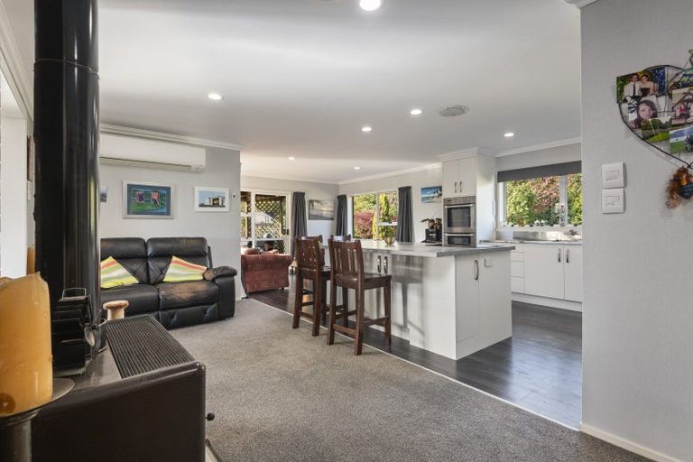 Photo of property in 840 Makerua Road, Tokomaru, Palmerston North, 4474