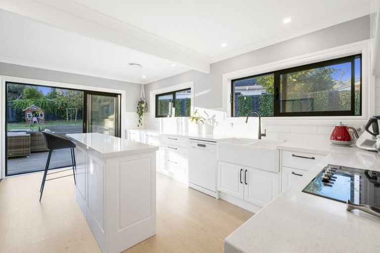 Photo of property in 1 Celina Place, Browns Bay, Auckland, 0630