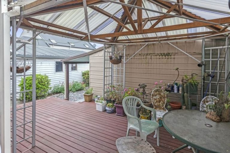 Photo of property in 76 Sawyers Arms Road, Northcote, Christchurch, 8052