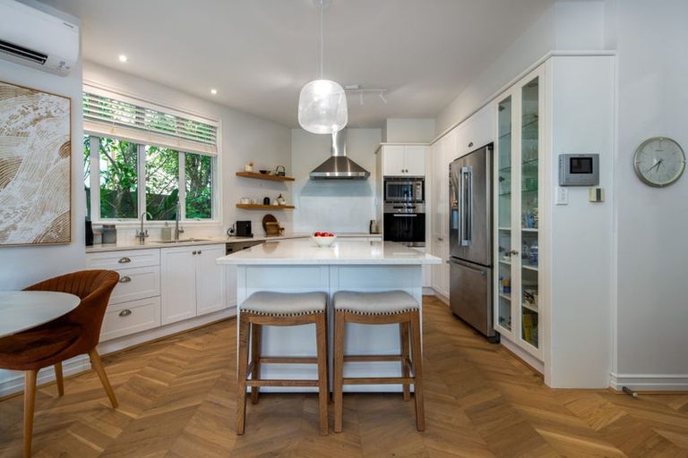 Photo of property in 15a Ocean View Road, Milford, Auckland, 0620