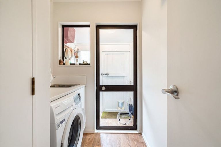 Photo of property in 3 Emery Grove, Bayview, Auckland, 0629