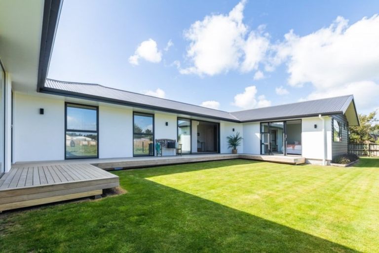 Photo of property in 14 Douglas Street, Winton, 9720