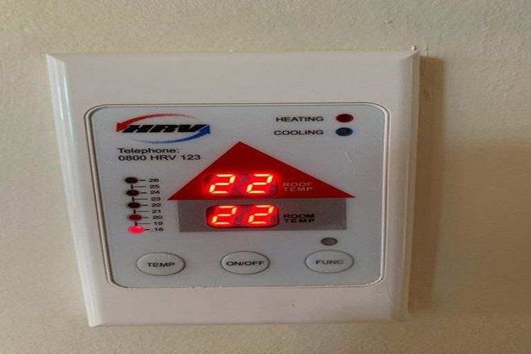 Photo of property in 46 Stott Avenue, Birkdale, Auckland, 0626