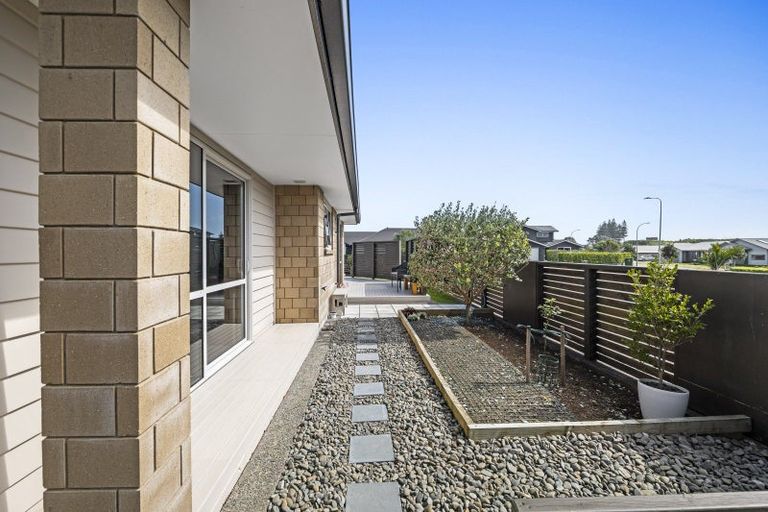 Photo of property in 2 Wentworth Lane, Waiwhakaiho, New Plymouth, 4312