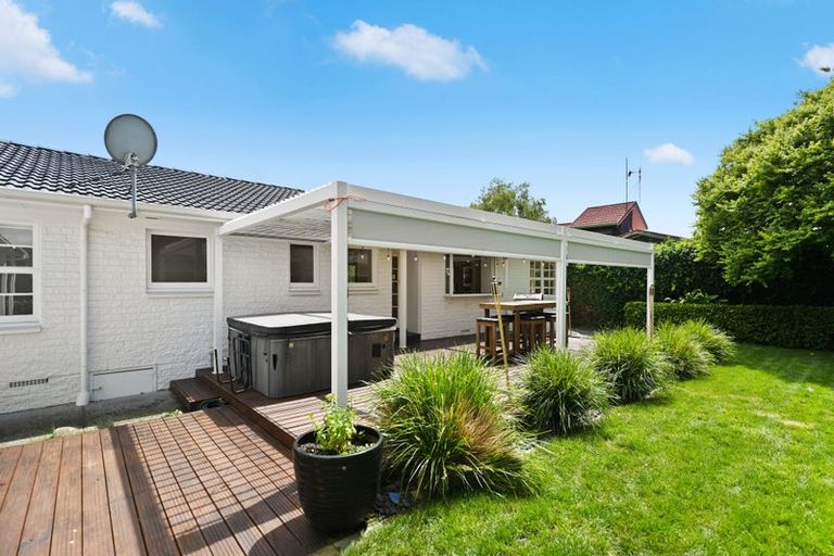 Photo of property in 5 Grassy Downs Place, St Andrews, Hamilton, 3200