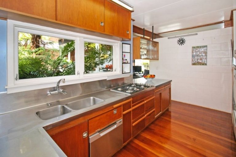 Photo of property in 21 Penrith Street, Westown, New Plymouth, 4310