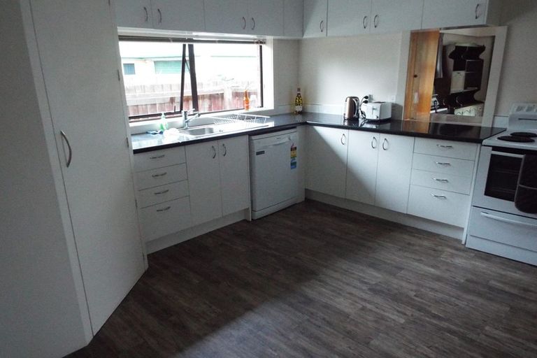 Photo of property in 71 Yaldhurst Road, Sockburn, Christchurch, 8042