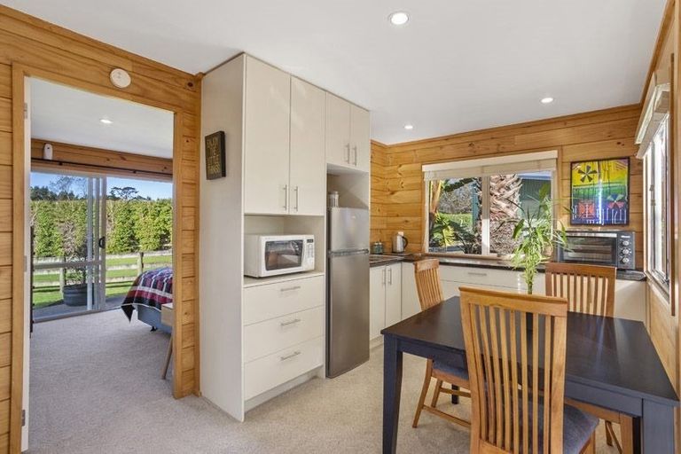 Photo of property in 136 Oraha Road, Kumeu, 0892
