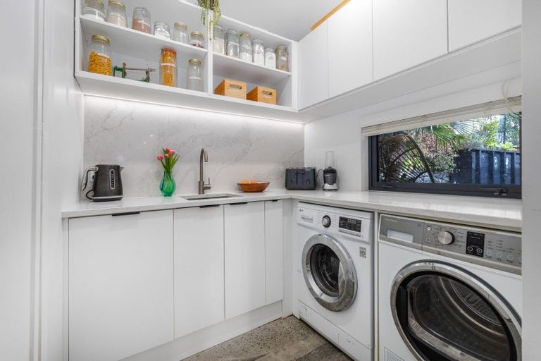 Photo of property in 19 Hillcrest Road, Raumati South, Paraparaumu, 5032