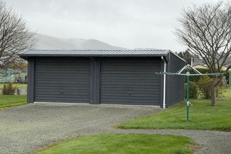 Photo of property in 14 Hillary Street, Waimate, 7924