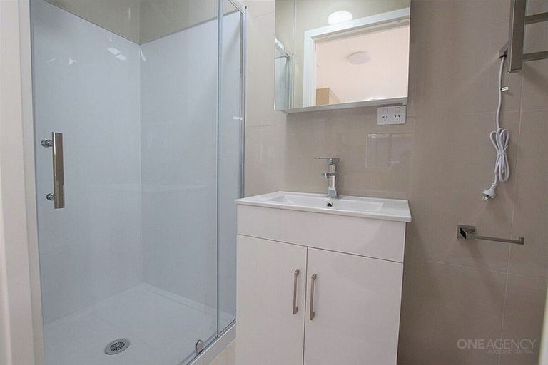 Photo of property in 12 Pleasant Road, Glen Eden, Auckland, 0602