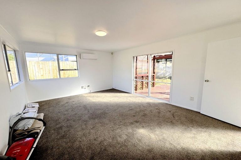 Photo of property in 38 Chislehurst Street, Henderson, Auckland, 0612