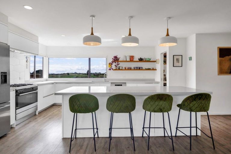 Photo of property in 515 Carrington Road, Hurworth, New Plymouth, 4371