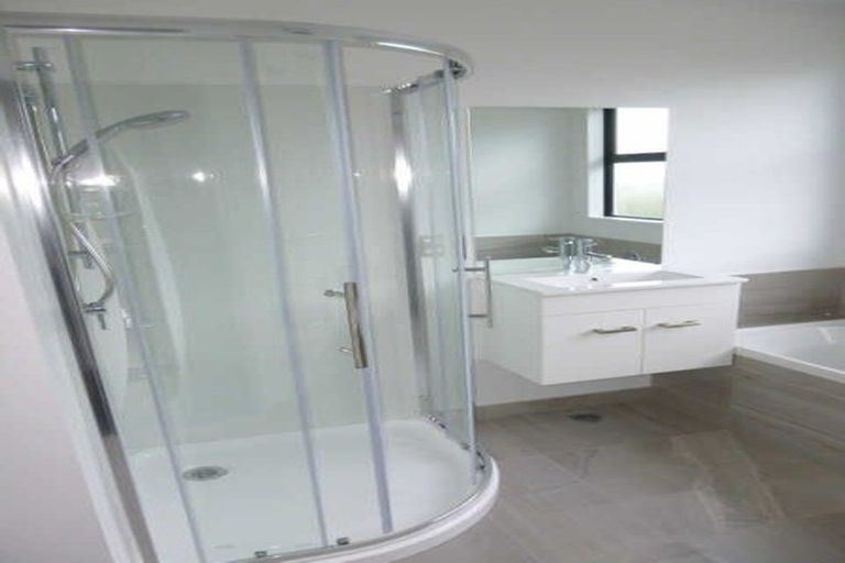 Photo of property in 2/40 Brockworth Place, Riccarton, Christchurch, 8011