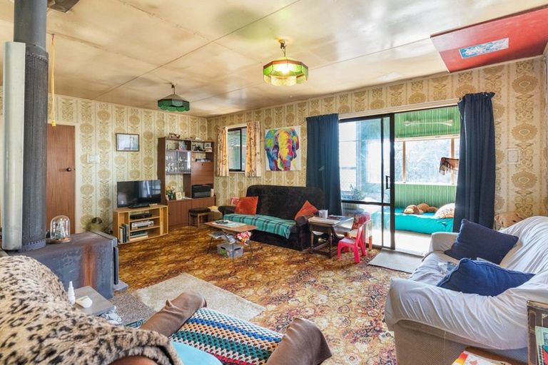 Photo of property in 7 Ngatira Road, Muriwai, Waimauku, 0881