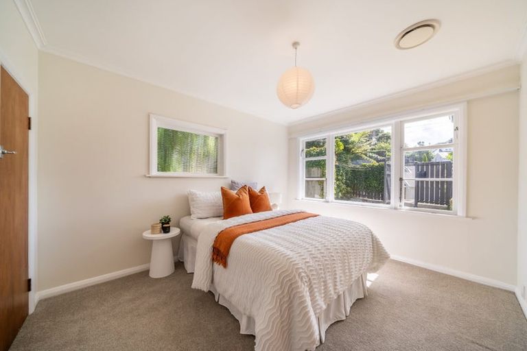 Photo of property in 3 Mertoun Terrace, Highbury, Wellington, 6012