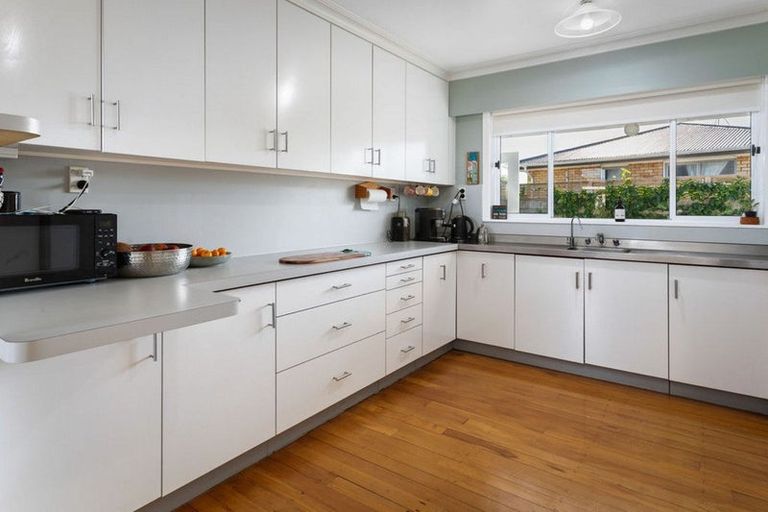 Photo of property in 12 Carisbrooke Street, Katikati, 3129