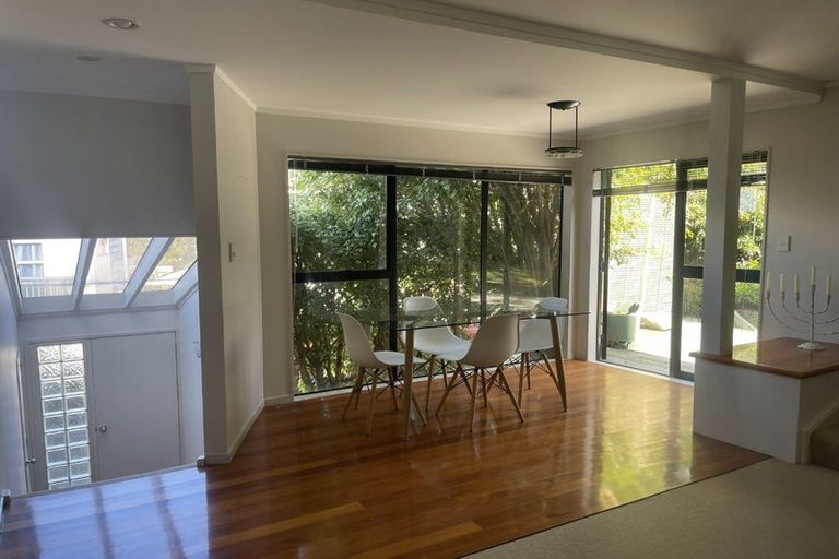 Photo of property in 4/6 City View Terrace, Birkenhead, Auckland, 0626