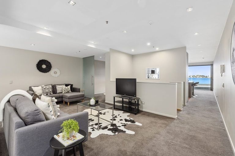 Photo of property in Patent 326 Apartments, 207s/326 Evans Bay Parade, Hataitai, Wellington, 6021