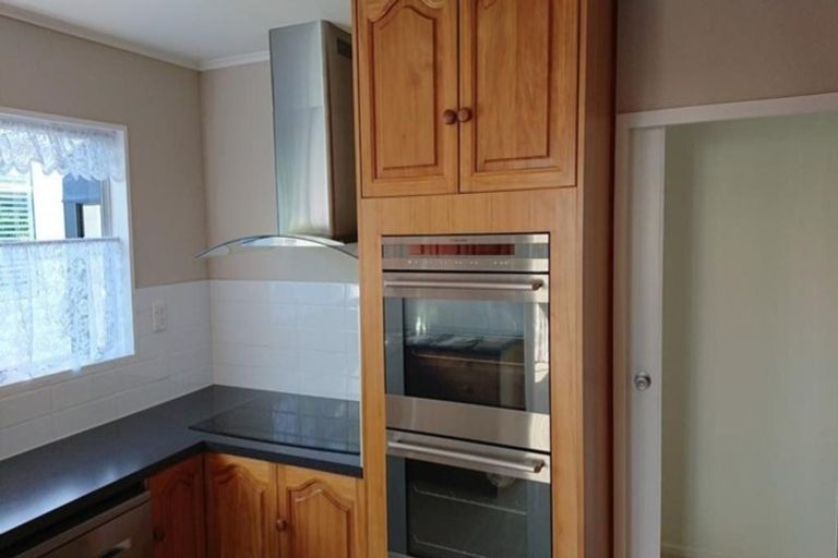 Photo of property in 8 Lauderdale Road, Papakowhai, Porirua, 5024