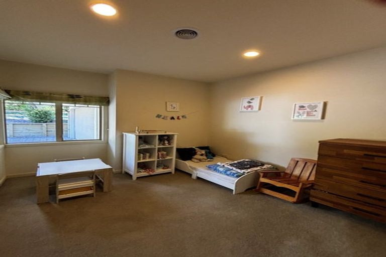 Photo of property in 26 Shelter Grove, Frankleigh Park, New Plymouth, 4310