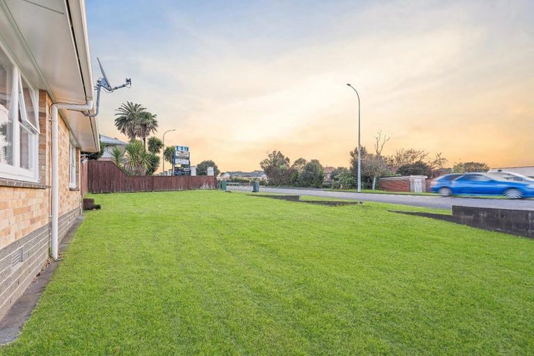 Photo of property in 1/1 Sutton Crescent, Papatoetoe, Auckland, 2025