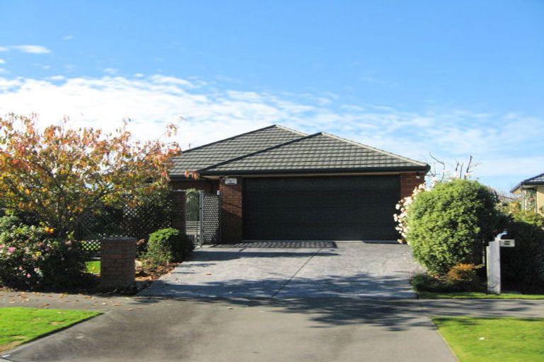 Photo of property in 25 Blue Gum Place, New Brighton, Christchurch, 8083