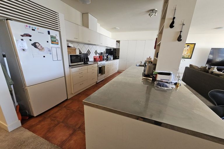 Photo of property in 222 Oriental Parade, Oriental Bay, Wellington, 6011