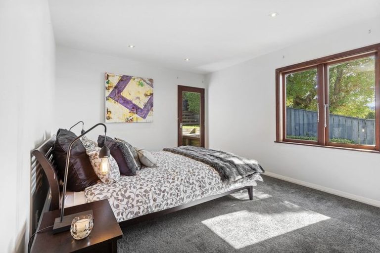 Photo of property in 22 Tai Paku Paku Road, Karaka Bays, Wellington, 6022