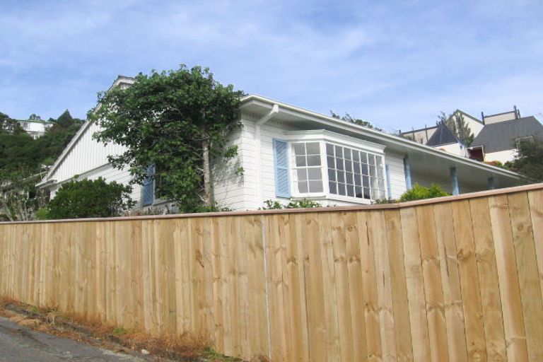 Photo of property in 2 Monmouth Way, Wilton, Wellington, 6012