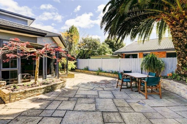 Photo of property in 18 Fencourt Place, Rototuna North, Hamilton, 3210