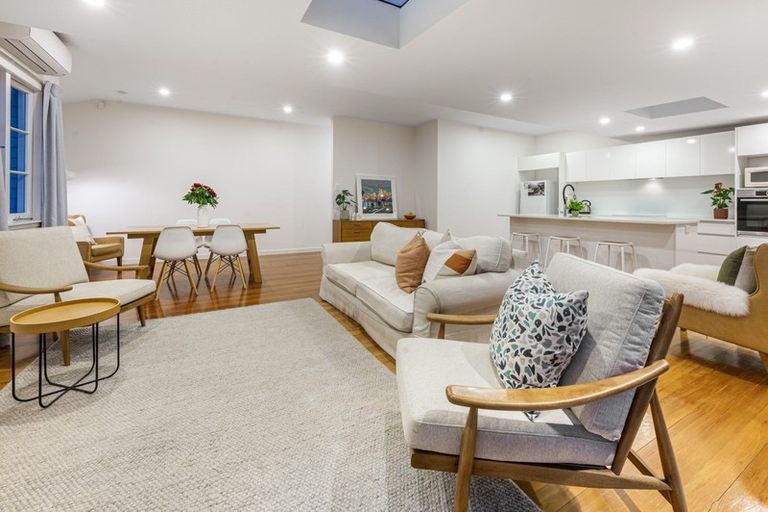 Photo of property in 43 Aramoana Avenue, Devonport, Auckland, 0624