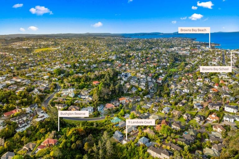 Photo of property in 11 Landvale Court, Browns Bay, Auckland, 0630