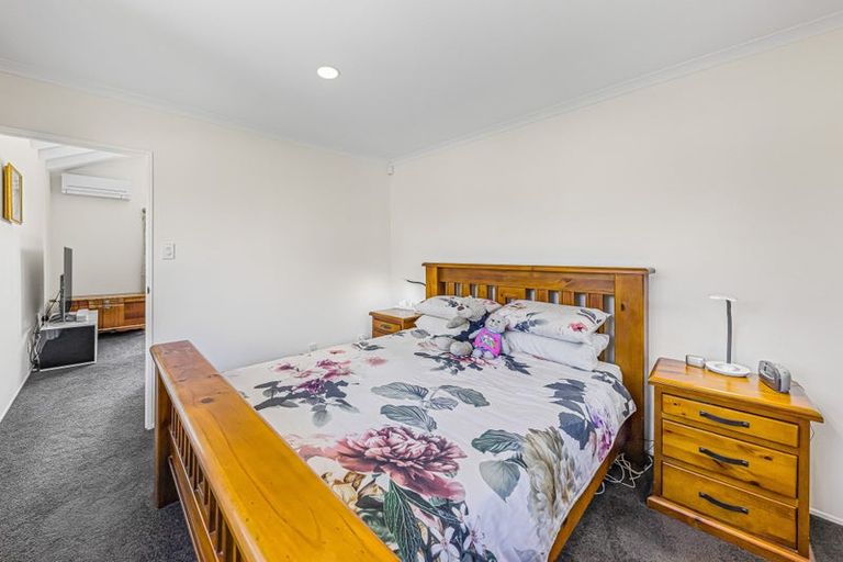 Photo of property in 33 Gala Place, Henderson, Auckland, 0612