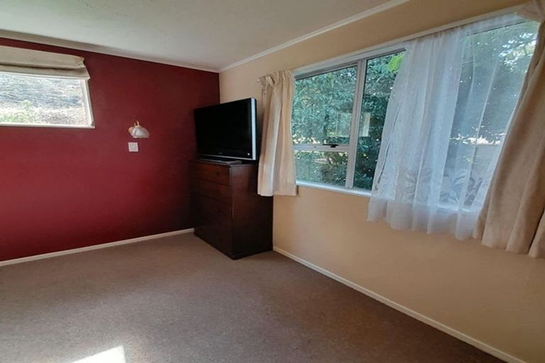 Photo of property in 25 Hartford Crescent, Totara Park, Upper Hutt, 5018